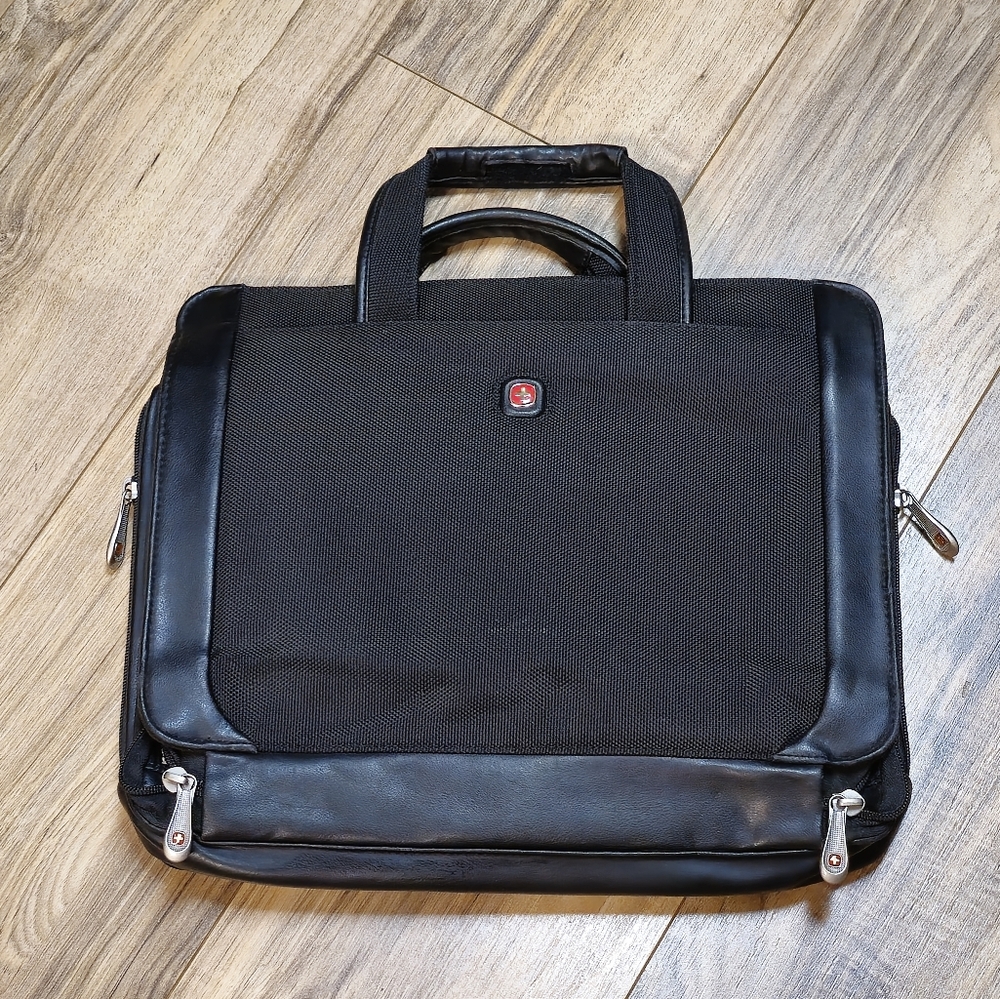 Swiss Gear Wenger Pro Folio Briefcase Bag Black Leather 15" with Calculator